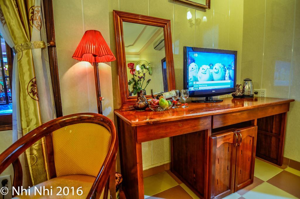 Nhi Nhi Hotel Хойан Экстерьер фото